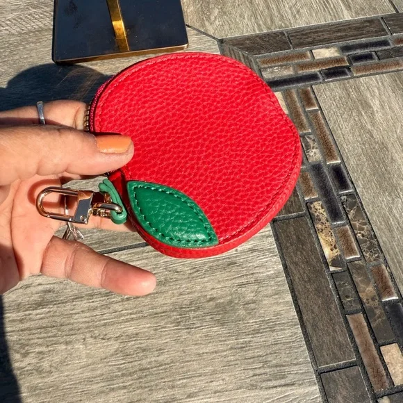 Red Apple-Shaped coin Purse - Picture 5 of 5